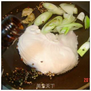 原来川菜也可以很清淡-----大蒜烧肚条的做法步骤：3