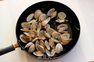 【辣炒花蛤】美味到舔壳的经典海鲜菜的做法步骤：6