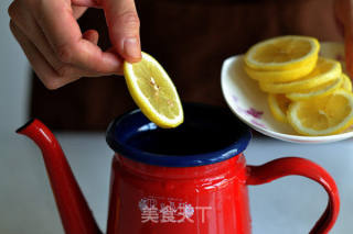 柠檬蜂蜜水的做法步骤：2