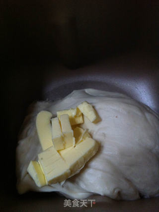 奶香浓郁的练奶手撕面包的做法步骤：5