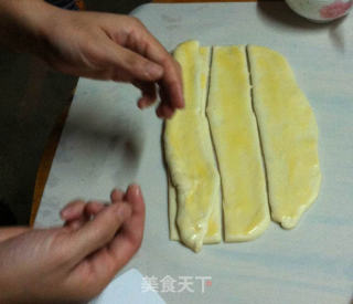奶香浓郁的练奶手撕面包的做法步骤：9