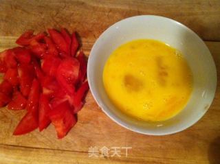 西红柿蛋炒饭的做法步骤：2