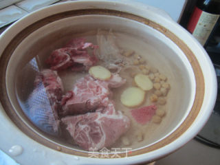 白萝卜瑶柱煲猪骨汤的做法步骤：4