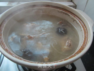 白萝卜瑶柱煲猪骨汤的做法步骤：5