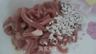 蒜苔炒肉的做法步骤：2