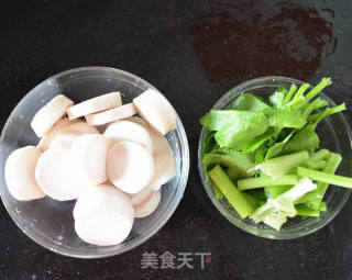 香煎香芹杏鲍菇的做法步骤：2