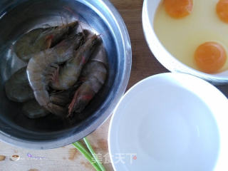 【儿童营养早餐】细嫩爽滑的虾仁鸡蛋羹的做法步骤：1
