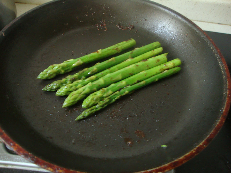 煎菲力牛排的做法步骤：3