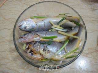 干煎小黄鱼的做法步骤：4