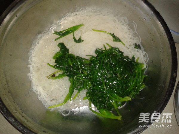 便秘食谱---菠菜拌粉丝的做法步骤：10