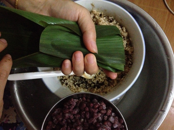 记忆犹新的思乡味道--红糖蜜豆粽子的做法步骤：8