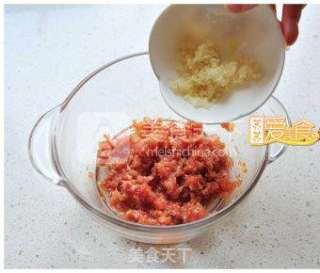 怎样煎出汁浓酥脆的鱼香茄盒的做法步骤：2