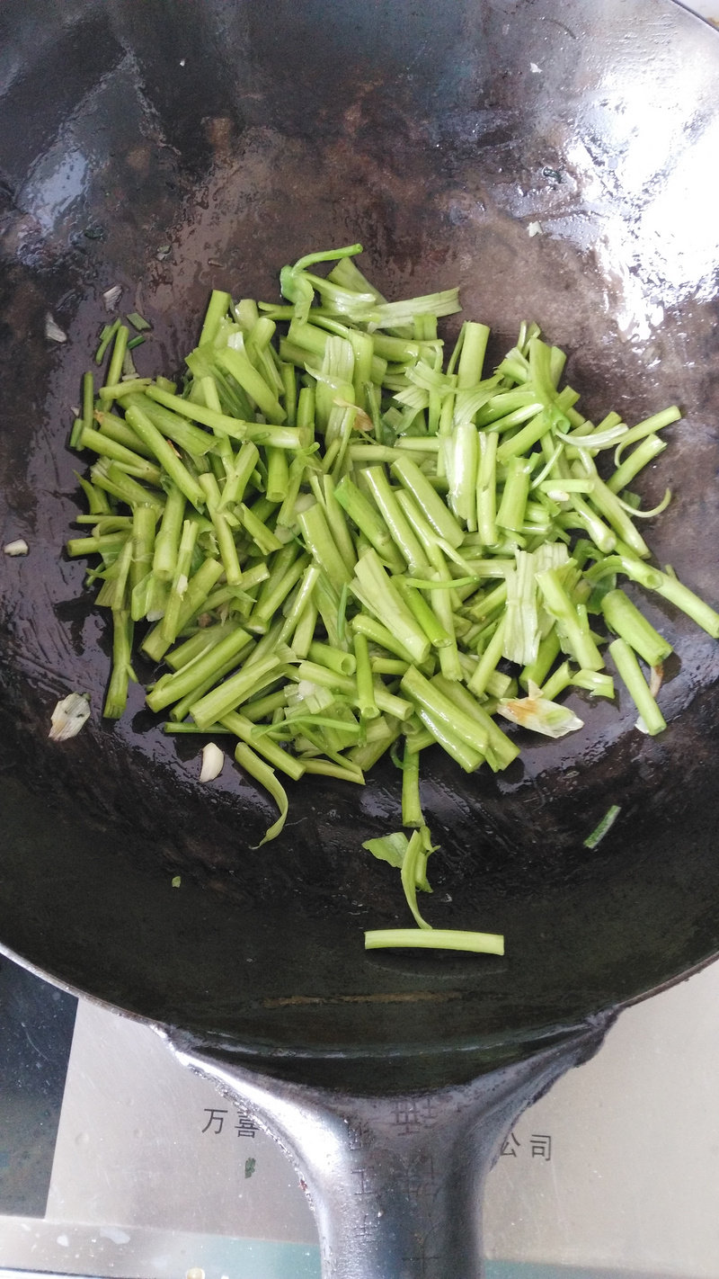 素食小炒~~~剁椒空心菜梗的做法步骤：5