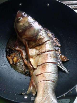 葫芦丝红烧炖花鲢鱼的做法步骤：6