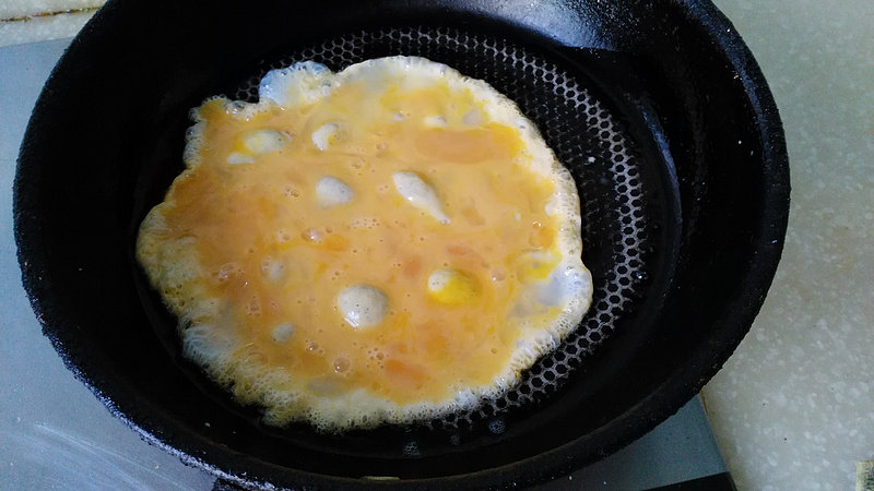 秋葵蛋炒饭---混搭的食材也美味的做法步骤：3