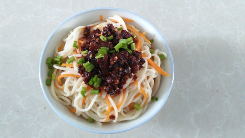 风味鸡油辣椒拌面的做法步骤：11