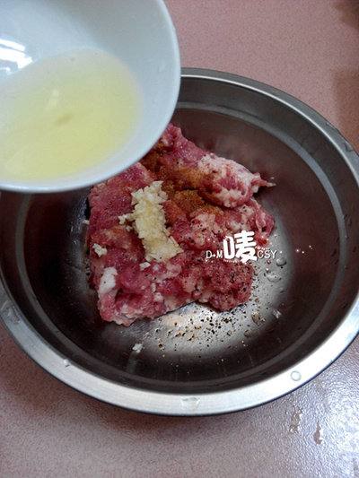 想吃番茄，再丢个肉丸进去【番茄肉丸汤】的做法步骤：1