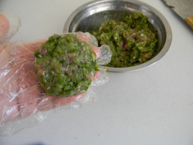 芹菜牛肉饼的做法步骤：9