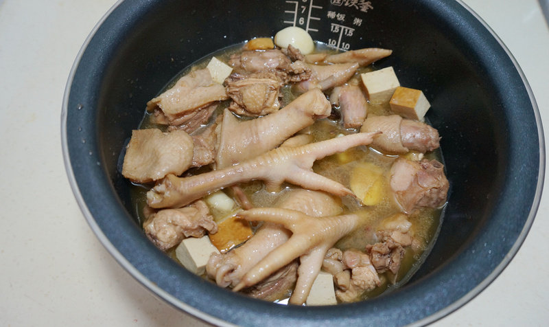 焖炖鸡肉豆腐干的做法步骤：7