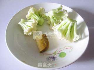 芝香咖喱菜花的做法步骤：1