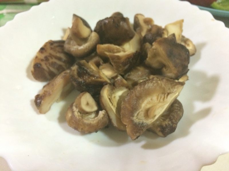 三椒鸡菇丁（别名：炒鸡好吃）的做法步骤：8