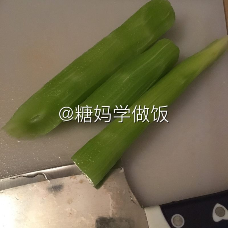 清炒莴笋的做法步骤：1