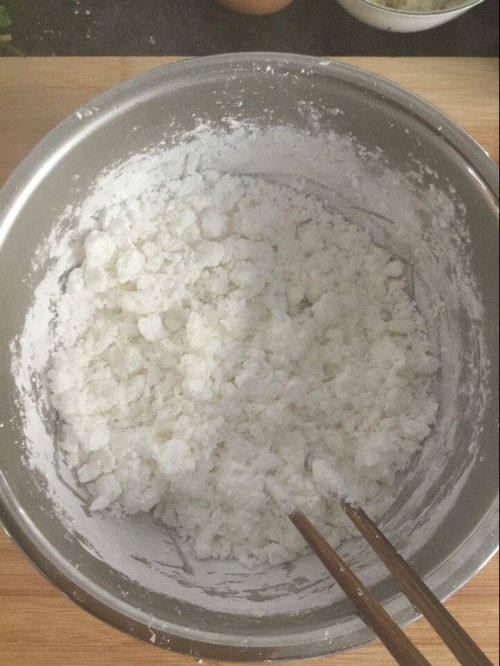 三鲜水晶饺的做法步骤：1