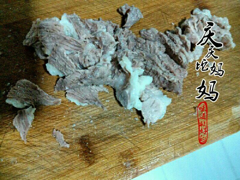 双椒回锅肉的做法步骤：2