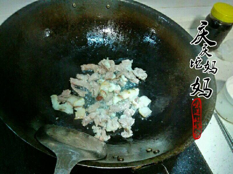 双椒回锅肉的做法步骤：7