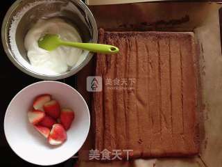 可可草莓戚风蛋糕卷-（28*28烤盘）的做法步骤：11