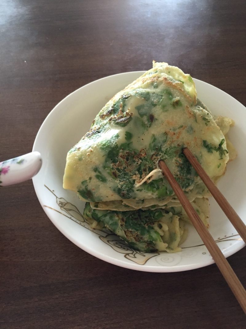 芹菜叶鸡蛋煎饼的做法步骤：4