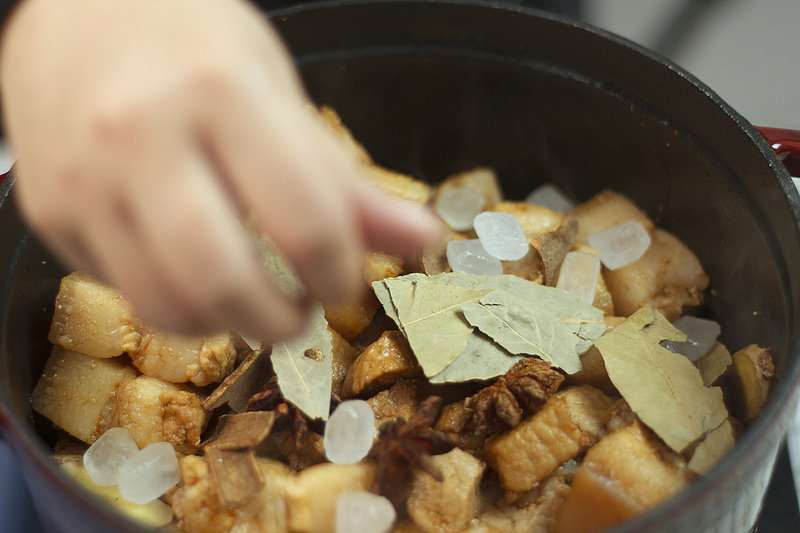 红烧肉一厨作铸铁锅版的做法步骤：4