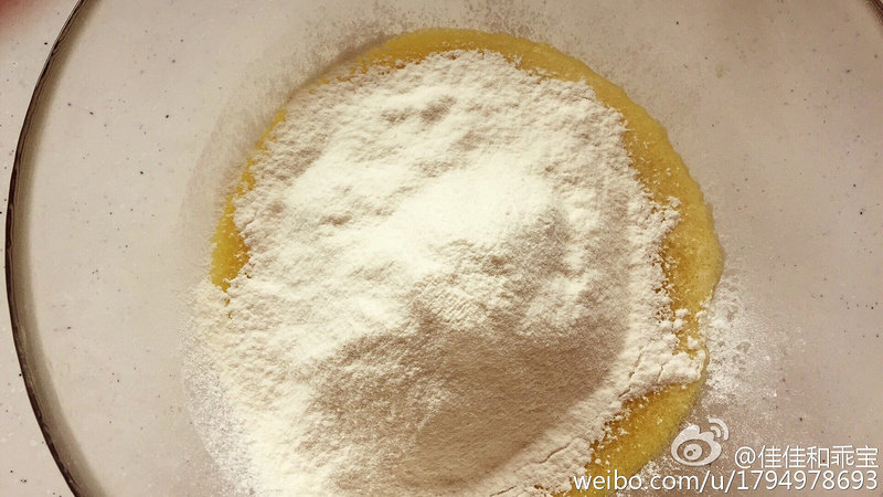 蓝莓麦芬by：普蓝高科蓝莓美食特约撰稿人的做法步骤：4