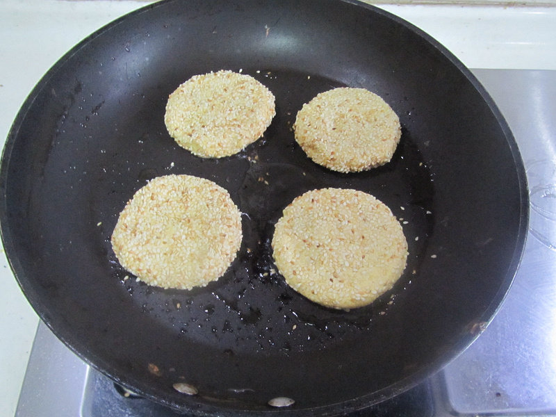 芝麻红薯豆沙饼的做法步骤：8