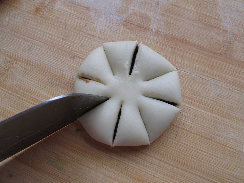 豆沙菊花酥的做法步骤：11