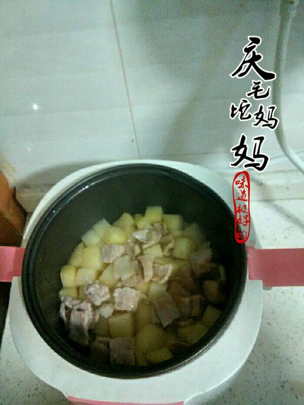 土豆肉片焖饭的做法步骤：11