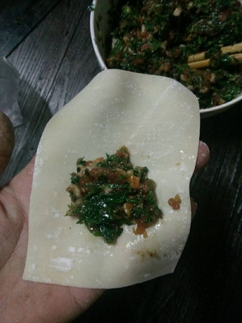 荠菜猪肉馄饨的做法步骤：11