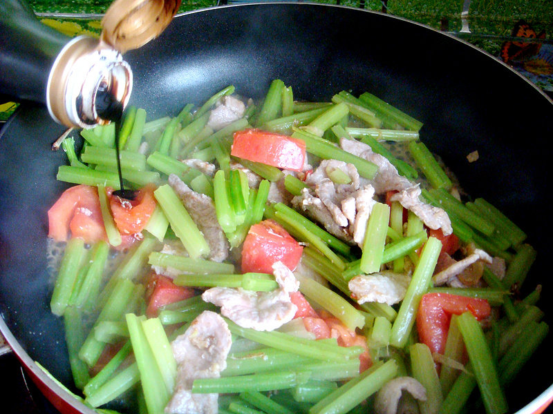 芹菜炒肉片的做法步骤：10