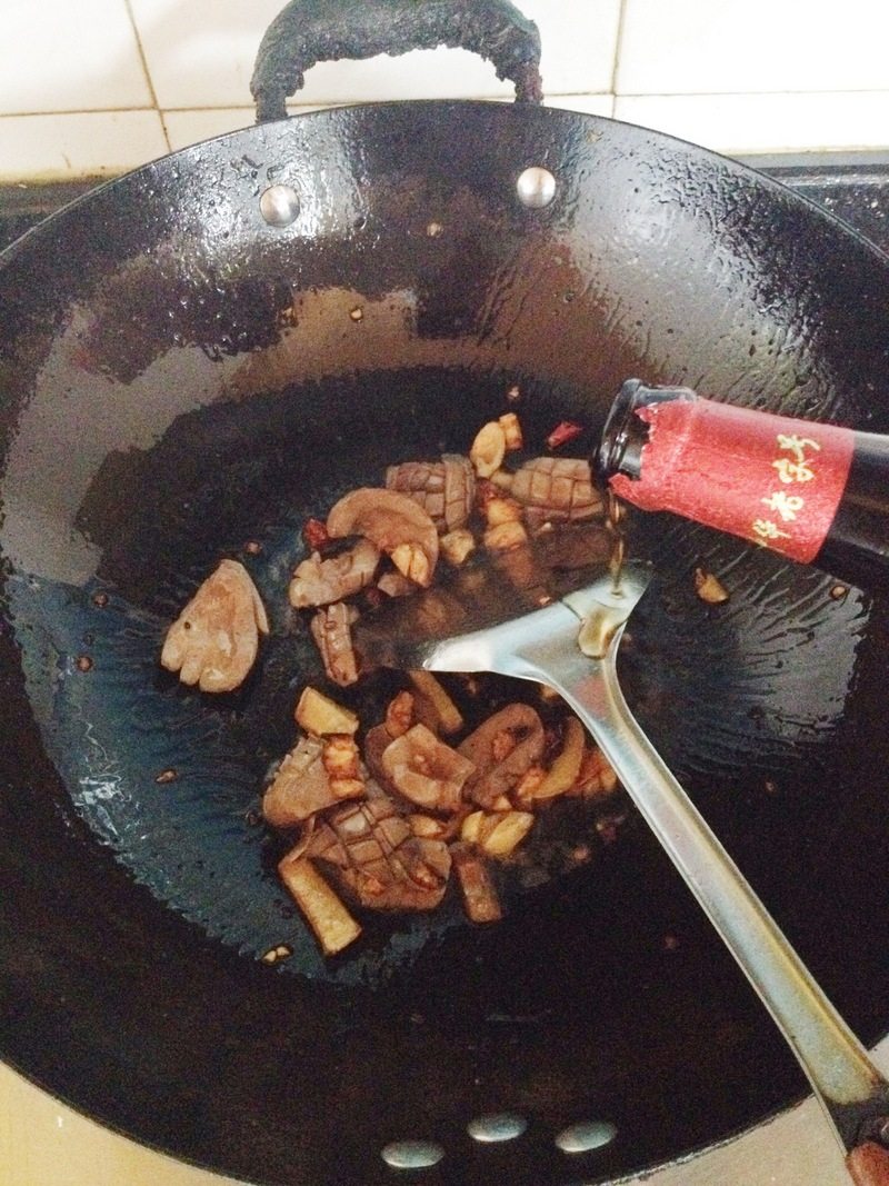 土豆炒腰花的做法步骤：7