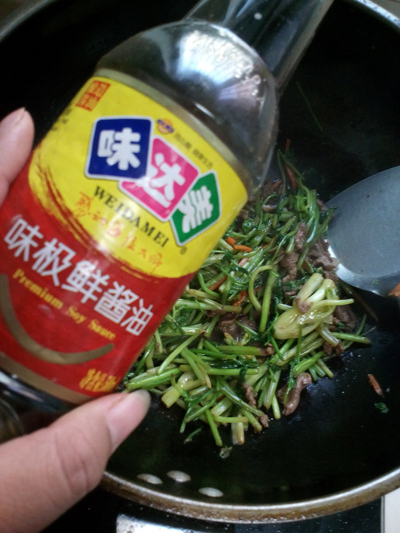 牛肉炒香菜的做法步骤：7