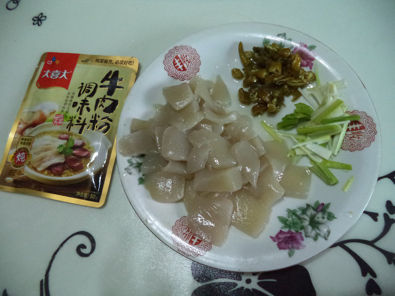 炒蘑芋豆腐---大喜大牛肉调味料版的做法步骤：2