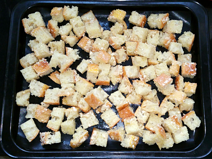 佐汤佳品---蓝芝士烤面包块(BLUE CHEESE CROUTONS)的做法步骤：5