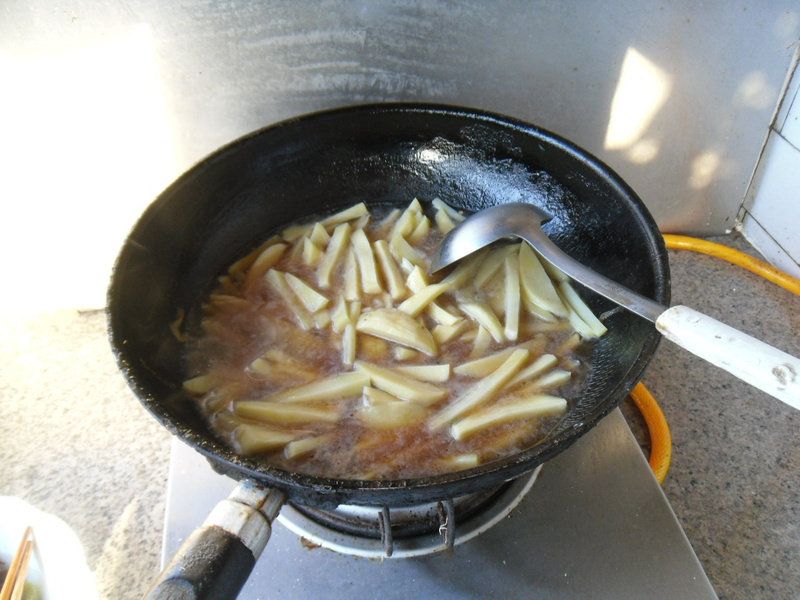 菠菜梗土豆条的做法步骤：4