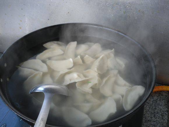 韭菜猪肉馅水饺的做法步骤：16