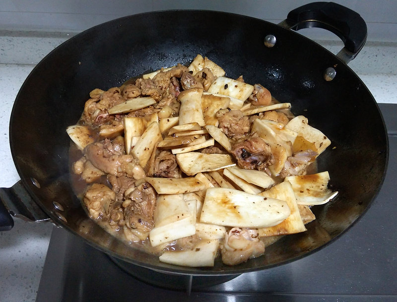 杏鲍菇豆豉焖鸡的做法步骤：6