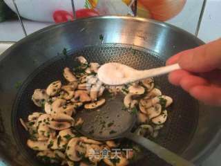荠菜蘑菇的做法步骤：7