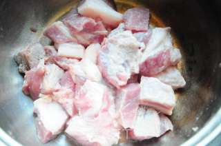 自制干净肉馅的做法步骤：1