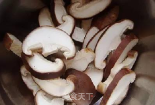 【桃李厨艺】吃过炸香菇吗?味道不是一般的好!的做法步骤：1