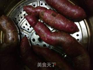 紫薯紫米红豆月饼的做法步骤：2