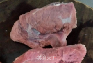 【桃李厨艺】让人停不下来的零食，自制手撕牛肉的做法步骤：1